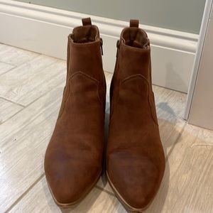 Cowboy camel boots